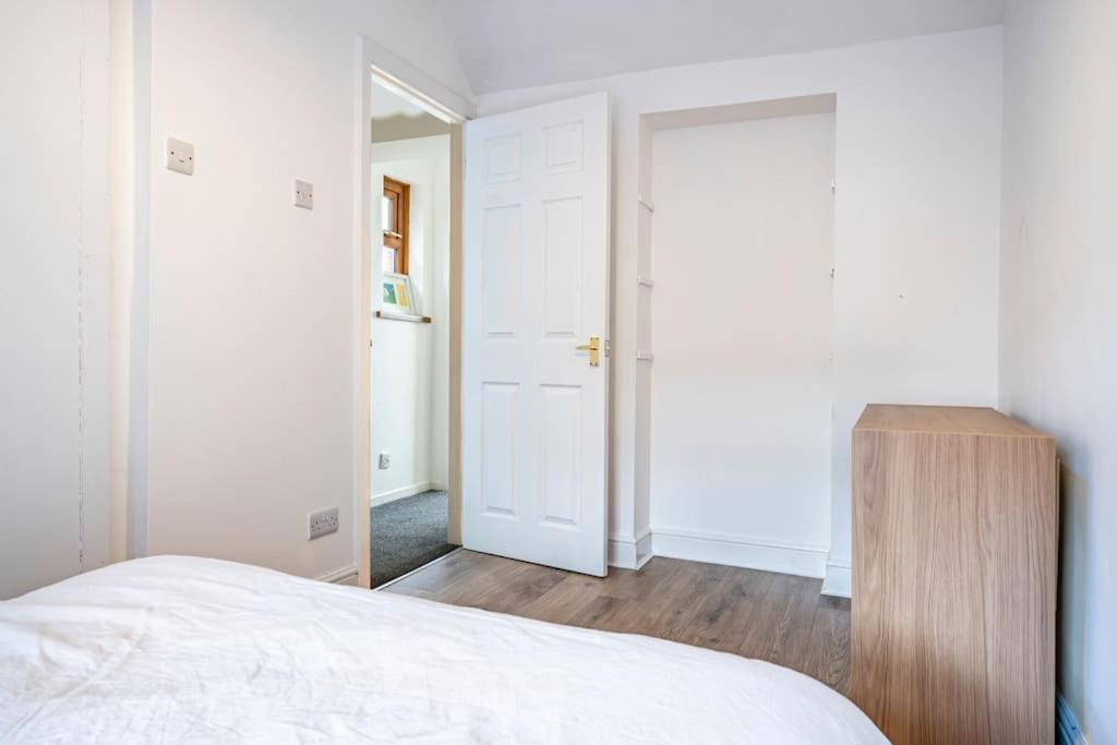 Modern 3 Bedroom House Close To Ferry And City Centre Belfast Exterior foto